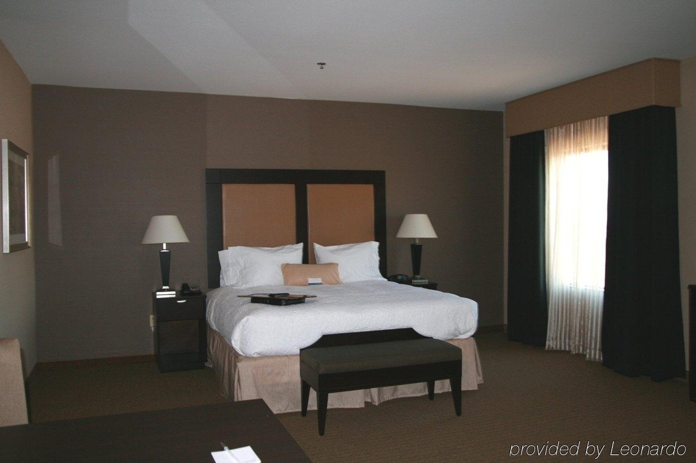 Hampton Inn & Suites Decatur Room photo